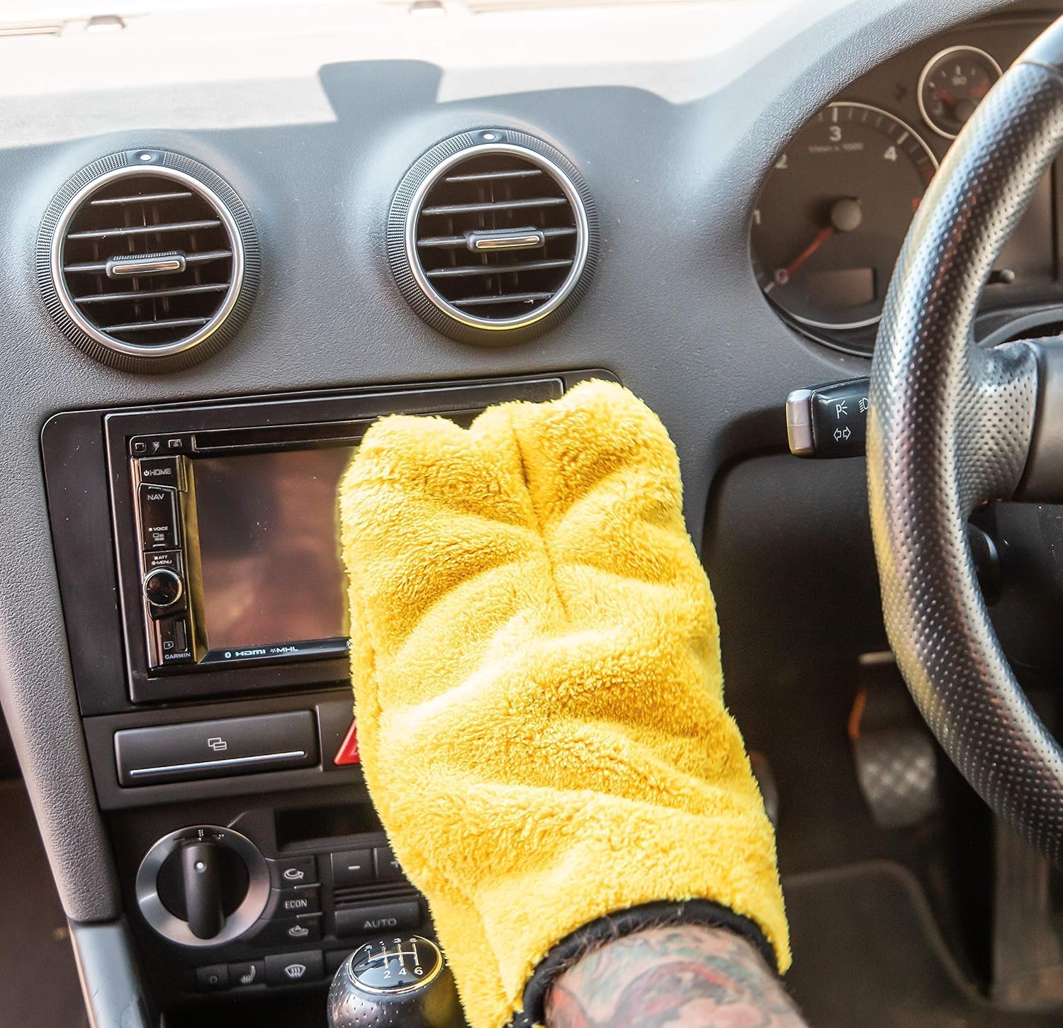Meguiar's G13616F Flash Shine Interior - 473ml - Cleans and Protects Interior Surfaces of Cars